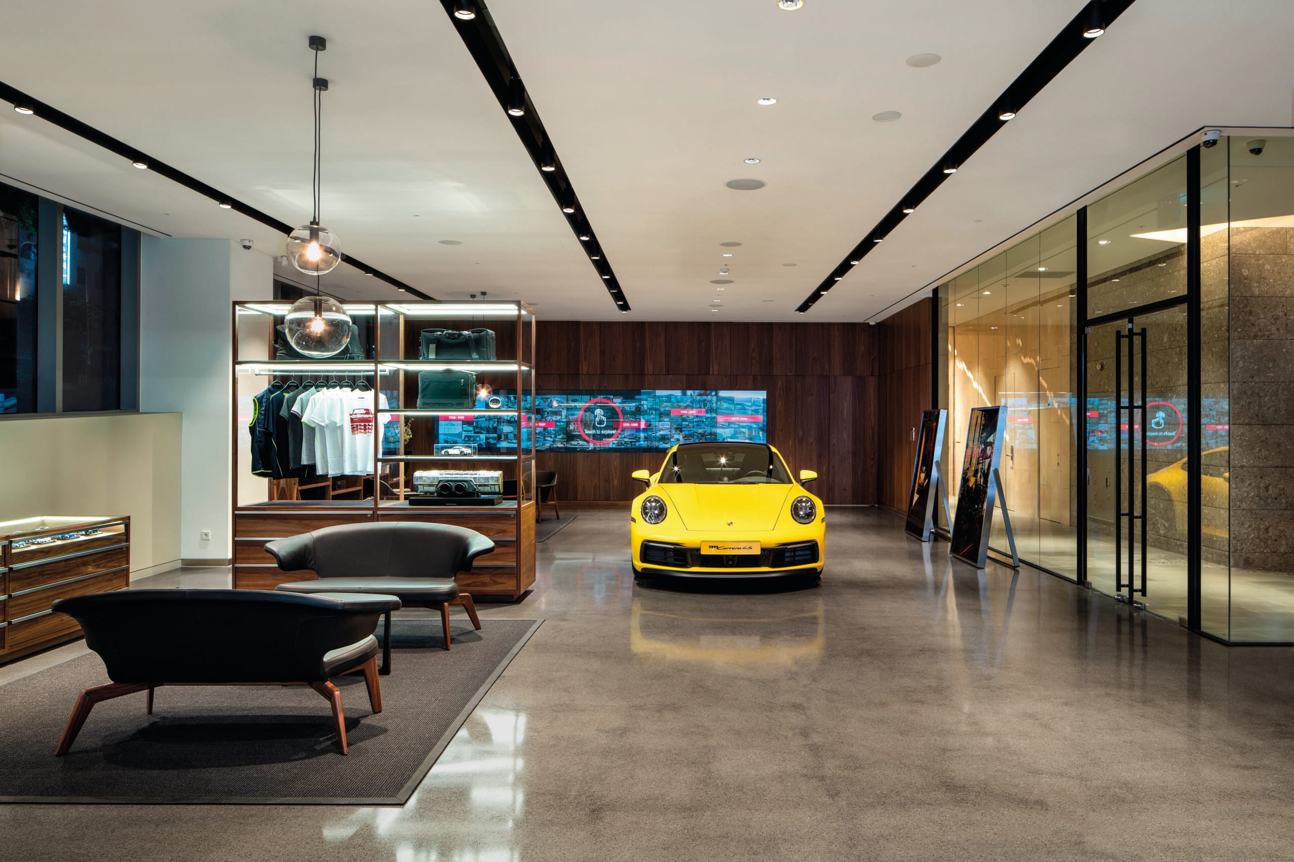 Porsche 911 Carrera, beleuchtet im DesignStudio Cheongdam