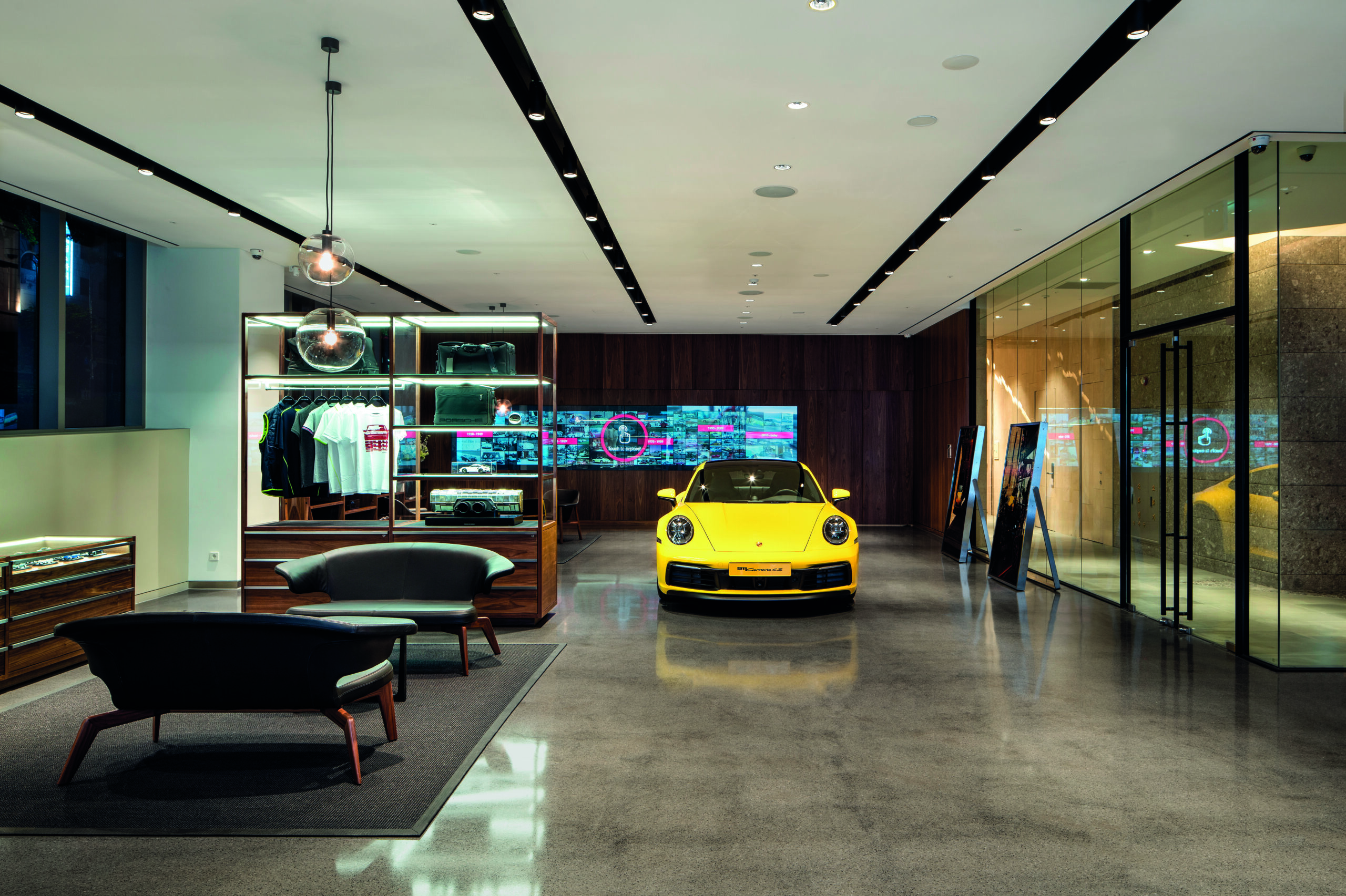Porsche 911 Carrera, beleuchtet im DesignStudio Cheongdam